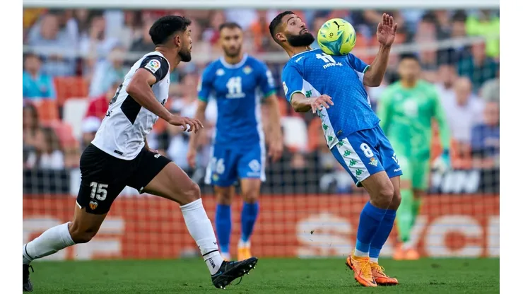 Betis goleó al Valencia a domicilio y todavía sueña con Champions League