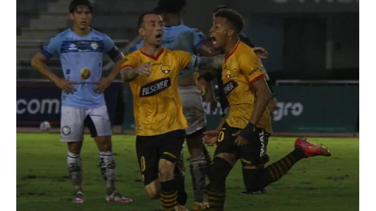 Byron Castilo jugando por Barcelona vivió un tenso momento ante Guayaquil City