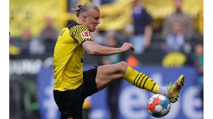 Erling Haaland deja el Borussia Dortmund para ir al Manchester City y el club ya le tiene reemplazante