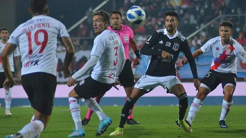 Un perrito se metió a la cancha en Curicó