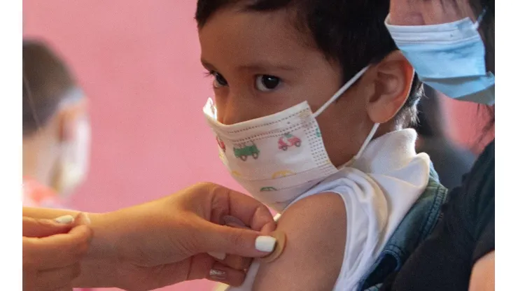 Esta semana continúa la vacunación de dosis de refuerzo en Chile.