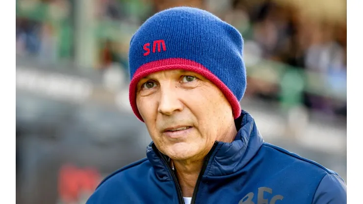 Sinisa Mihajlovic tiene claro que no fue penal de Gary Medel.