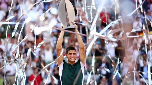 Alcaraz levanta el trofeo de Madrid