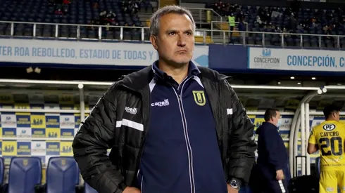 Manos en los bolsillos: U. de Conce despide a Fernando Vergara