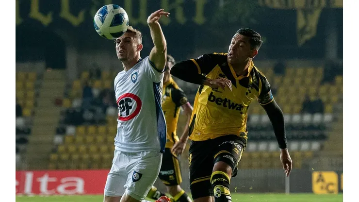Huachipato se llevó los tres puntos desde Coquimbo y se mete arriba en la tabla