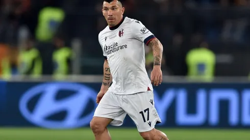 Gary Medel jugó en el empate del Bologna frente a la Roma