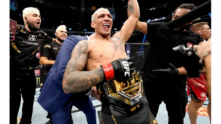 Charles Oliveira se transforma en el primer campeón en perder el cinturón por no dar el peso en UFC