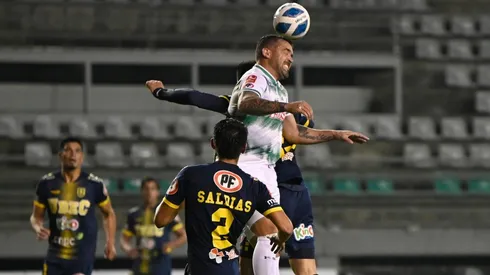 Matías Donoso fue uno de los jugadores que más buscó el gol de Deportes Temuco.