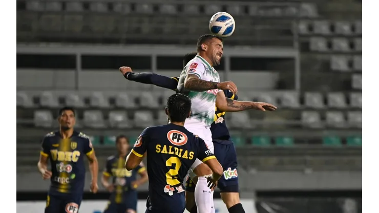 Matías Donoso fue uno de los jugadores que más buscó el gol de Deportes Temuco.