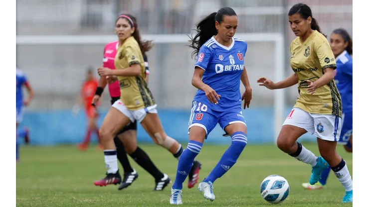 La U Fem vence a Antofagasta en ajustado partido