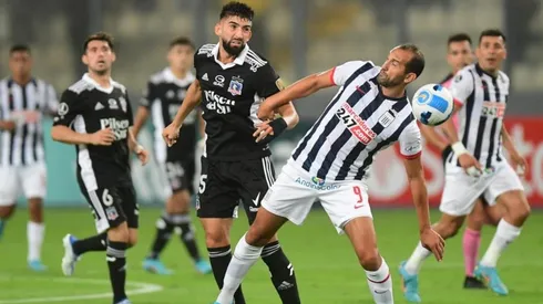 Colo Colo regresó esta noche al país tras un largo viaje desde Perú.