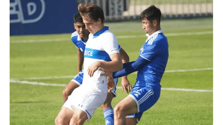 Milan Tudor en Universidad Católica frente a la U en el Campeonato de Proyección.