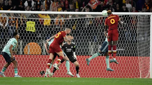 Roma logró un tremendo triunfo ante Leicester para clasificar a la final.