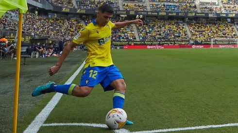Tomás Alarcón ingresó en el segundo tiempo y el Cádiz encontró los goles ante Elche.
