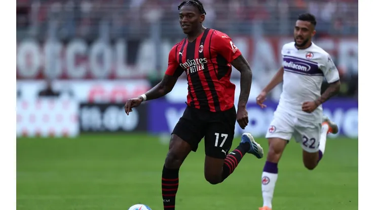 El portugués Rafael Leão anotó el gol de la victoria sobre la Fiorentina
