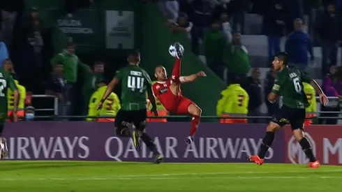 Sáez se lució con un golazo y fue destacado por la FIFA