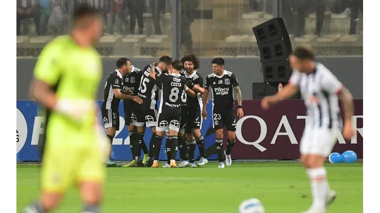 Los albos fueron superiores en el primer tiempo y pudieron haber sellado el partido