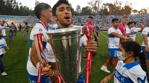 El campeón con Universidad Católica condena a los envidiosos en su nueva canción