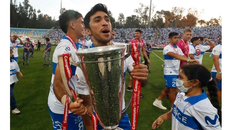 El campeón con Universidad Católica condena a los envidiosos en su nueva canción