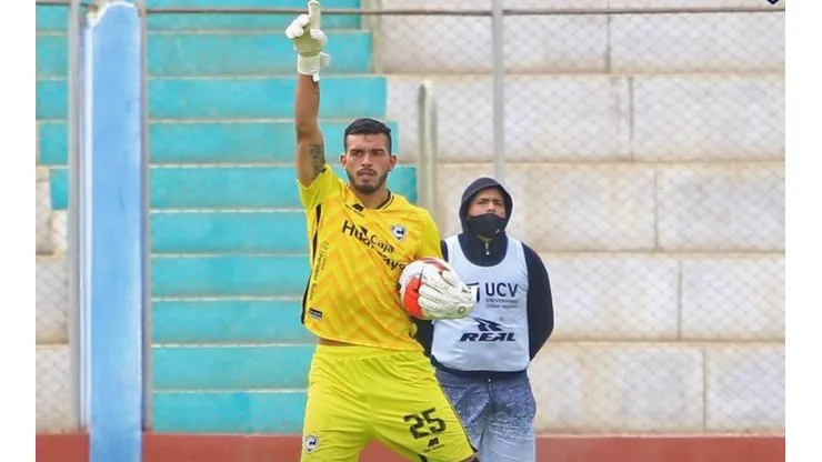 El portero está jugando como titular en el fútbol peruano.