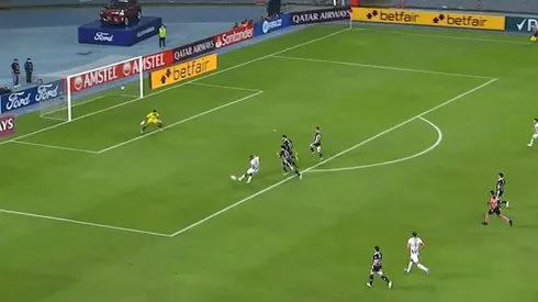 Gol: Alianza Lima le empata a Colo Colo en Perú.