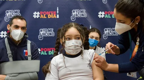 ¿Quiénes se pueden vacunar este viernes 6 de mayo en Chile?