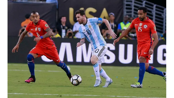 Arturo Vidal dijo que su amigo Lionel Messi es el rival más duro que ha enfrentado en su carrera