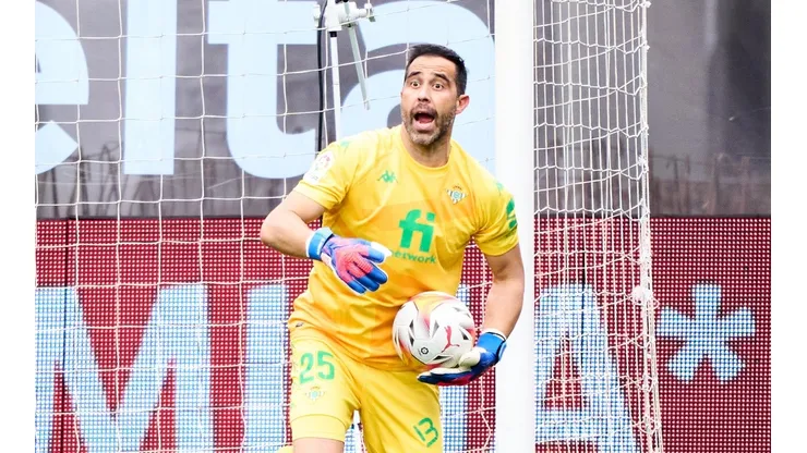 Bravo se reencuentra con algunos excompañeros del Barça.