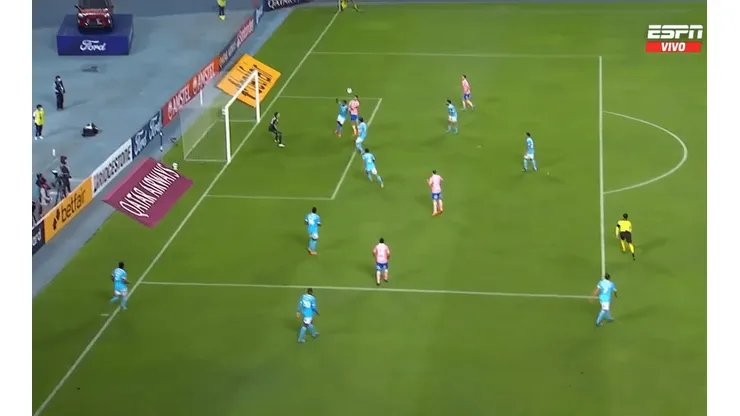 Fernando Zampedri se hizo notar con un tremendo cabezazo.