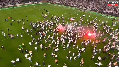 La afición del Frankfurt enloqueció al momento de clasificar a la final.