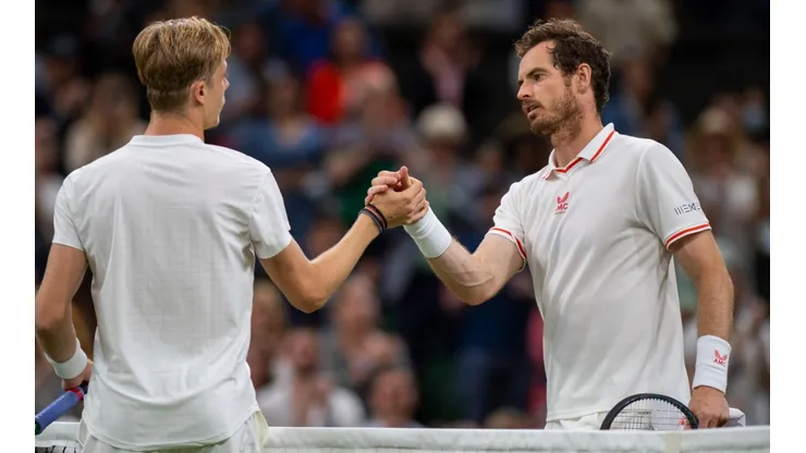 Murray y Shapovalov se enfrentaron en Wimbledon 2021, con triunfo del canadiense