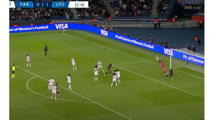 Endler se luce con tapadón frente al PSG