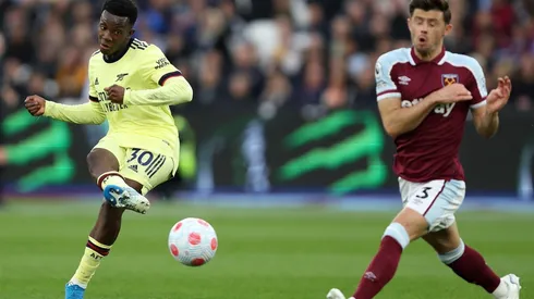 Arsenal se mantiene en zona de Champions League