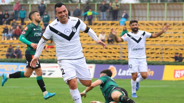 Esteban Paredes es pura historia.