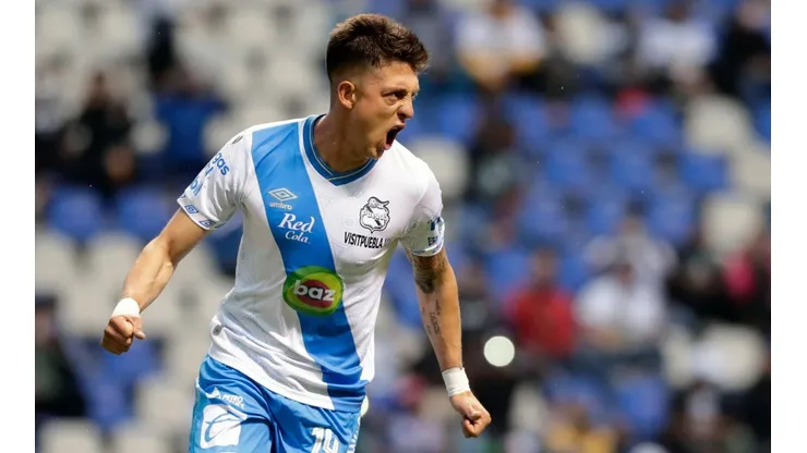 Pablo Parra vino desde la banca para anotar el descuento para el Puebla.