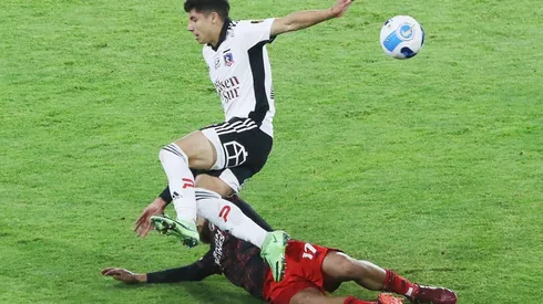 Paulo Díaz y Alexander Oroz tuvieron un duro cruce en la Libertadores