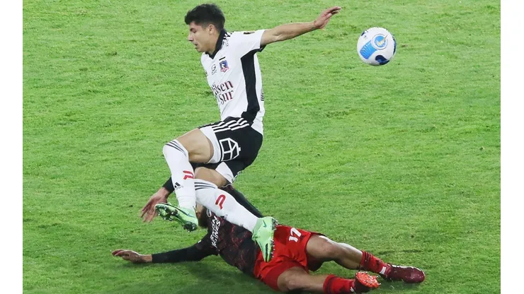 Paulo Díaz y Alexander Oroz tuvieron un duro cruce en la Libertadores