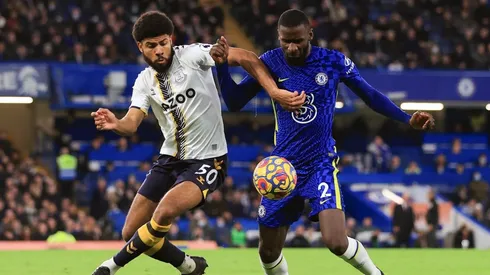 Chelsea visita a un Everton que sufre con el descenso.