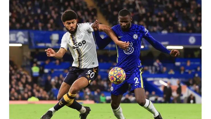 Chelsea visita a un Everton que sufre con el descenso.