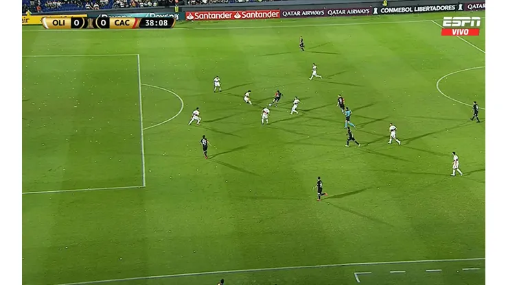 Dos fuera de juego inexistentes sentenciaron a Colón ante Olimpia.