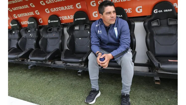 Rodrigo Valenzuela asumió en un momento bravo en la UC.