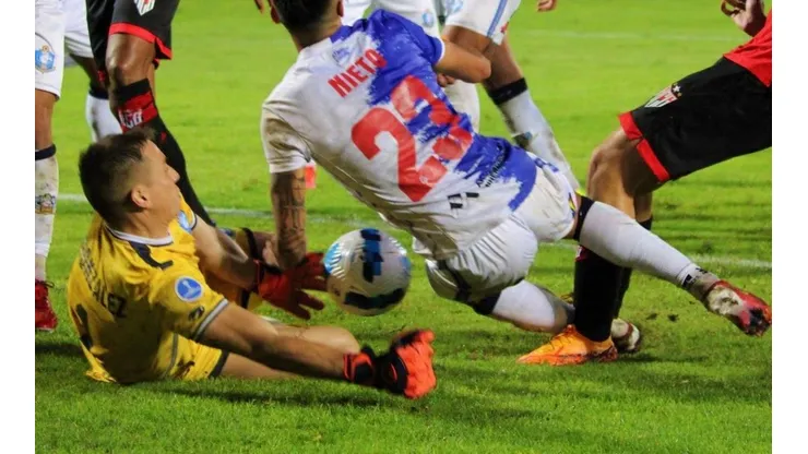 Ignacio González fue la figura de Antofagasta en su histórica victoria sobre Atlético Goianiense por Copa Sudamericana