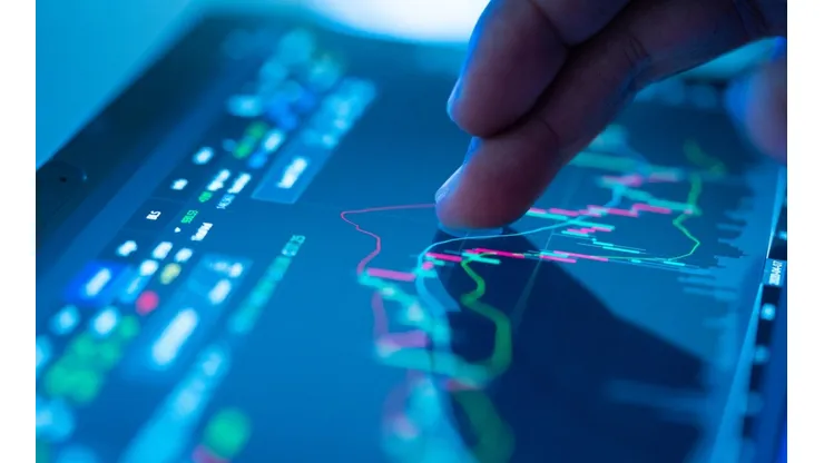 Es importante tener en cuenta elementos como la selección de Activos y la selección de Instrumentos, que son componentes clave a la hora de una estrategia de inversión.