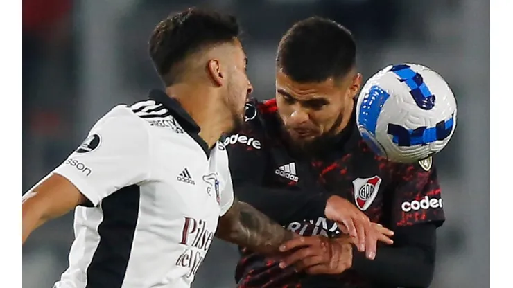Colo Colo ante River Plate en por la Copa Libertadores.