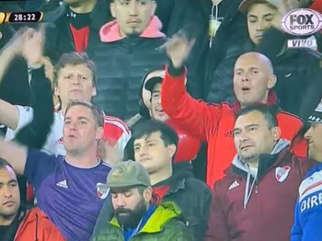 Hincha de la UC llega al Monumental para apoyar a River