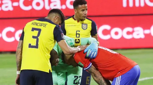 Byron Castillo (6) fue titular contra Chile en San Carlos de Apoquindo