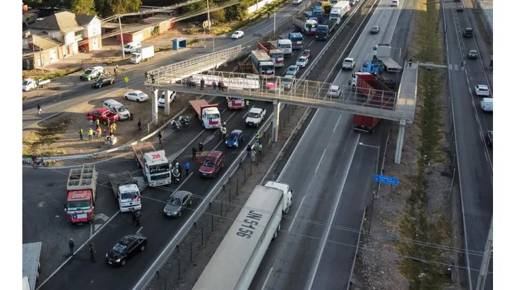 El paro de camioneros comenzó el lunes 25 de abril.