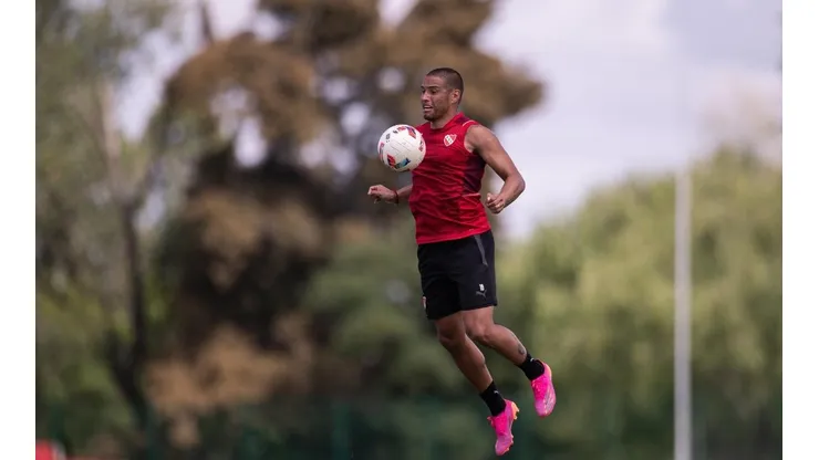 Leandro Benegas sigue convenciendo al entrenador de Independiente.