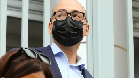 Nicolás López en las afueras del Tribunal Oral en lo Penal de Viña del Mar.