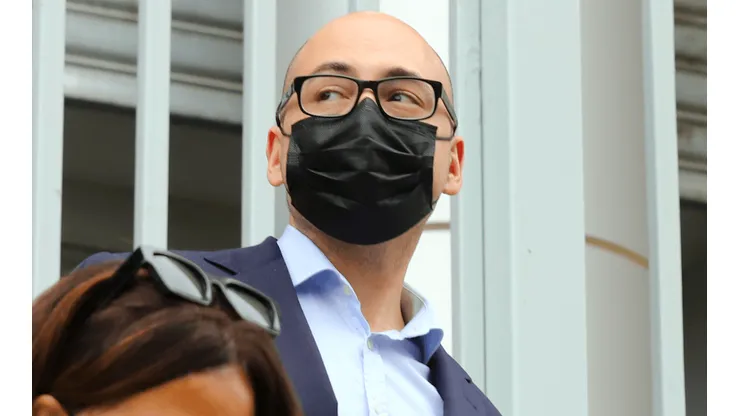 Nicolás López en las afueras del Tribunal Oral en lo Penal de Viña del Mar.
